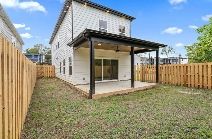 Building Photo - 2142 18th Ave N