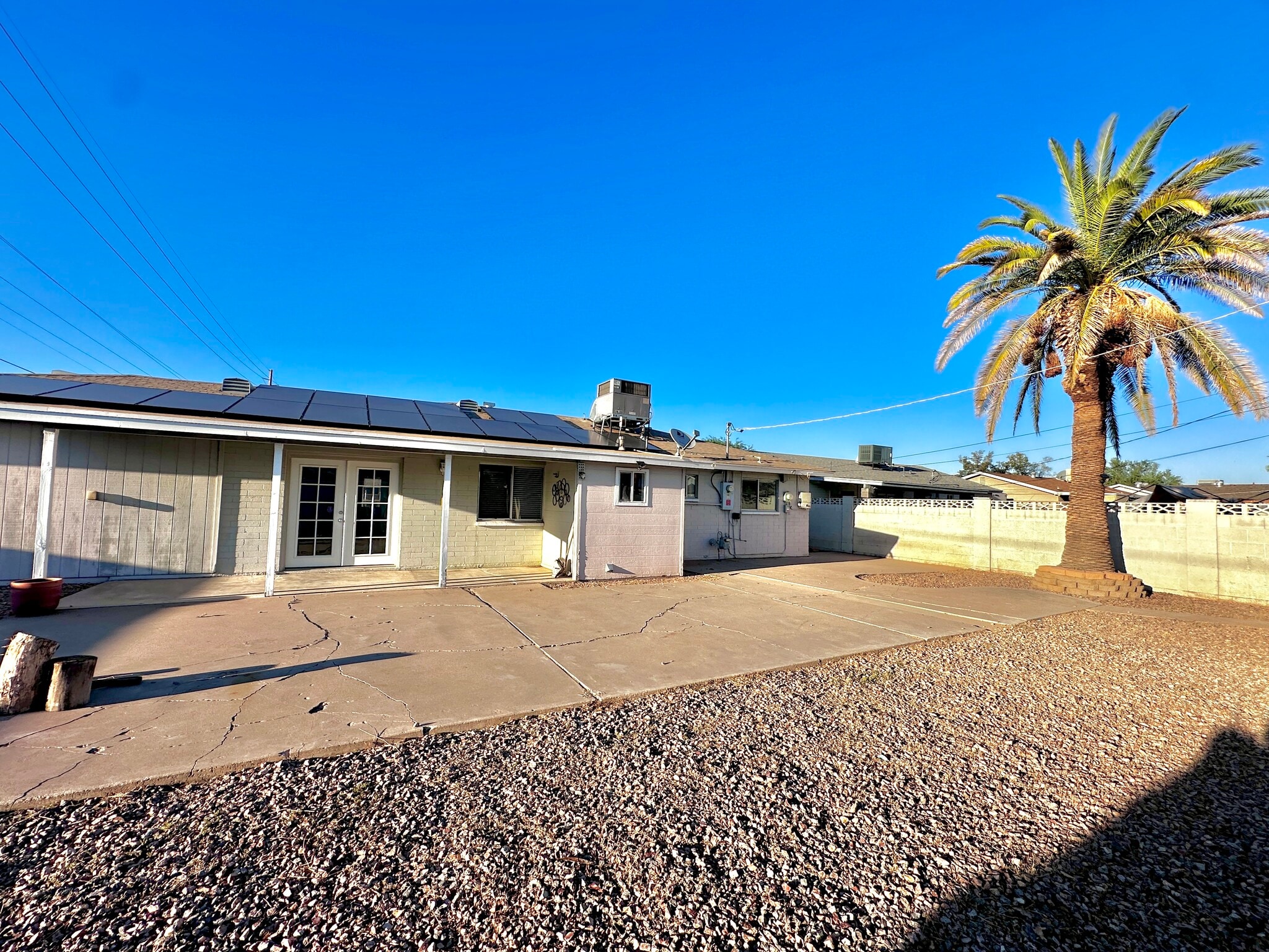 Building Photo - 1351 W 10th St