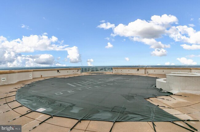 Building Photo - 5750 Bou Ave