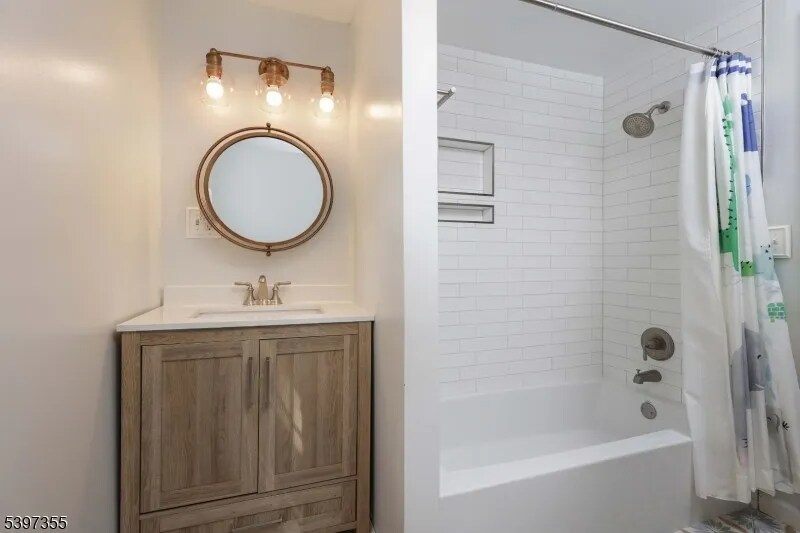 Building Photo - 924 Maurice Ave