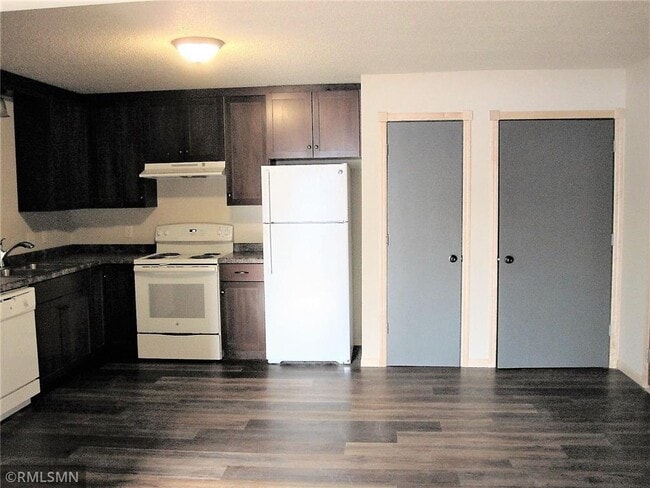 Building Photo - 308 Willow St