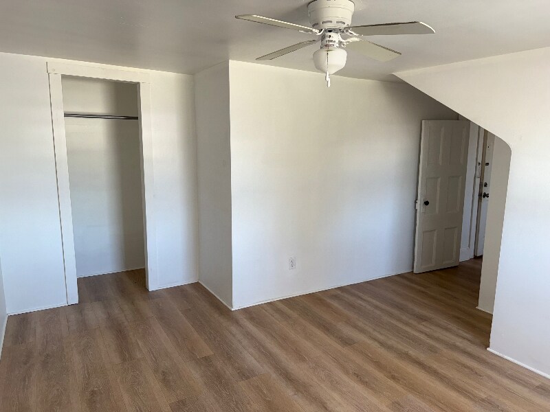 Building Photo - 564 S Main St