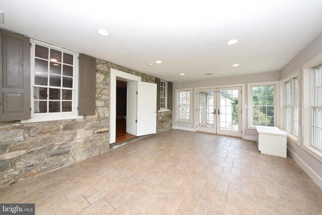 Building Photo - 966 Paige Ct