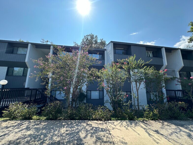 Building Photo - 2816 SW 14th Dr