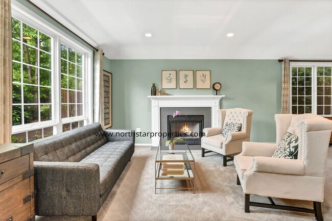 Building Photo - Lake Oswego Perfection