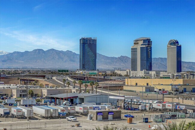 Building Photo - Panorama Towers Unit 602