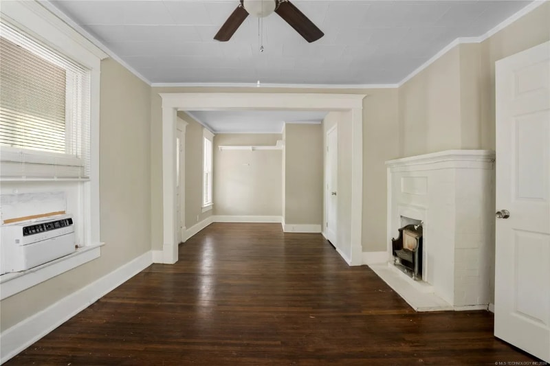 Building Photo - 1317 S Carson Ave