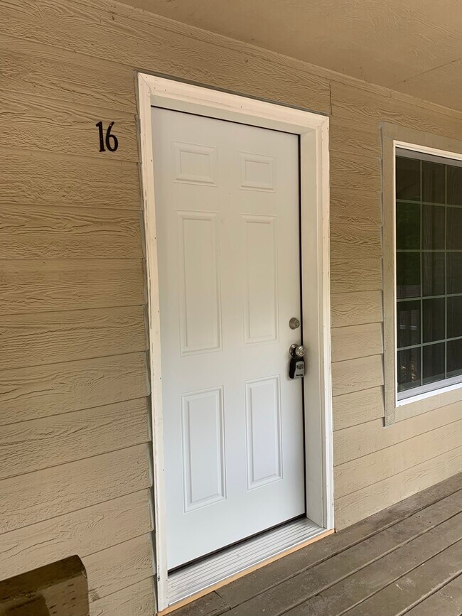 Building Photo - 4950 SW 45th Ave