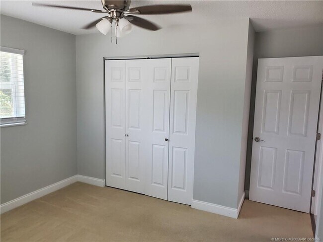 Building Photo - 1257 NE Sago Dr