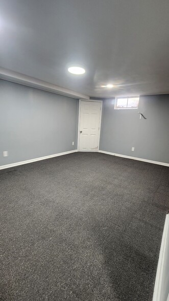 Building Photo - 2630 N 70th St