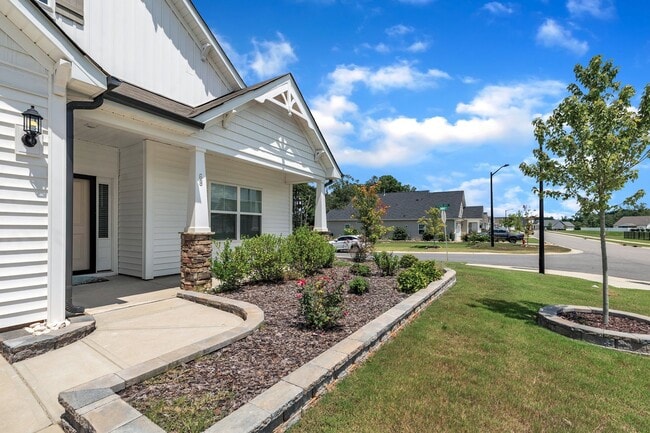 Building Photo - Four Bedroom + Loft Dream Home in Youngsville