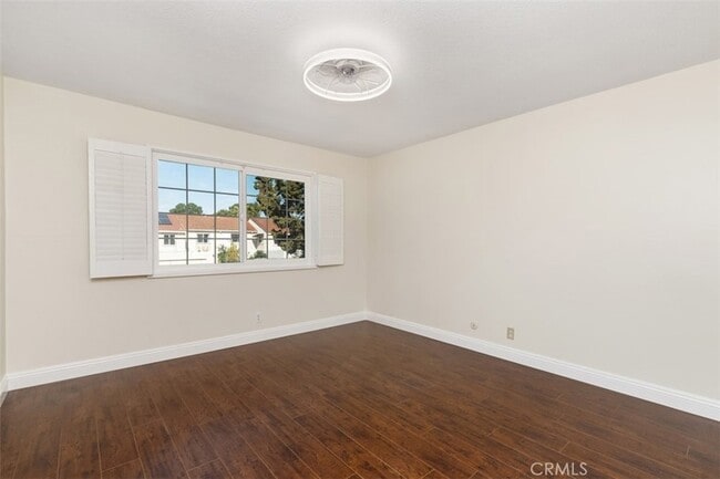 Building Photo - 2 Meadowsweet Way