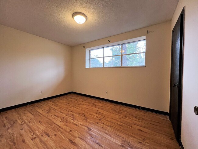 Building Photo - 11518 Midhurst Dr