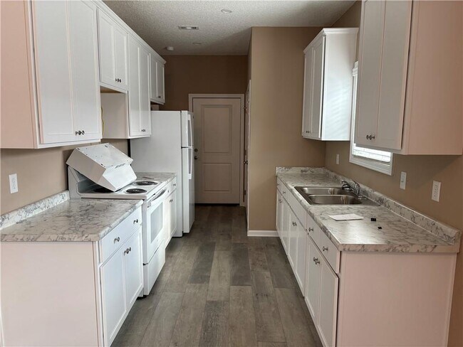 Building Photo - 3424 Hardee Ave