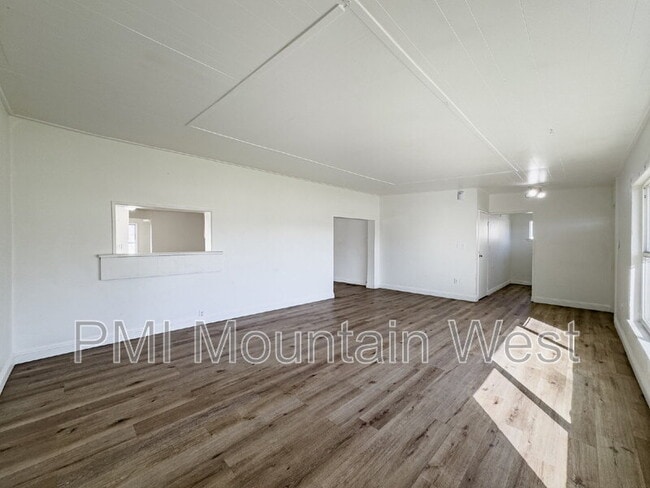 Building Photo - 450 W 200 N