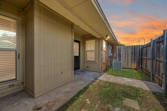 Building Photo - 2319 Indigo Ln