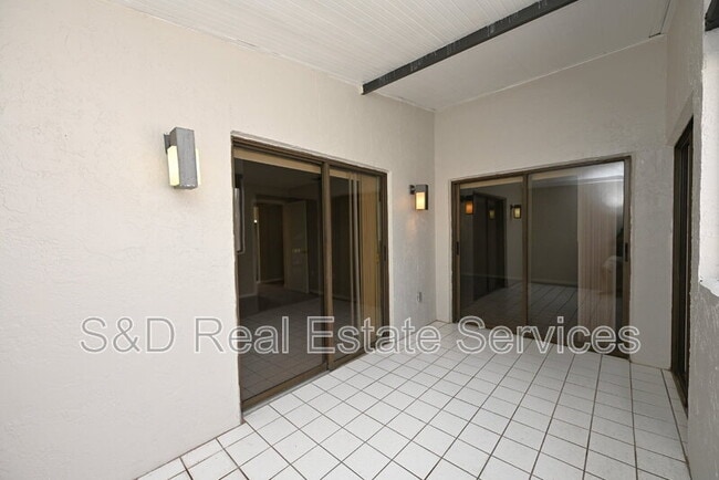 Building Photo - 1808 Village Ct