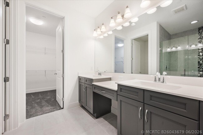 Building Photo - 12546 Gross Pointe Dr