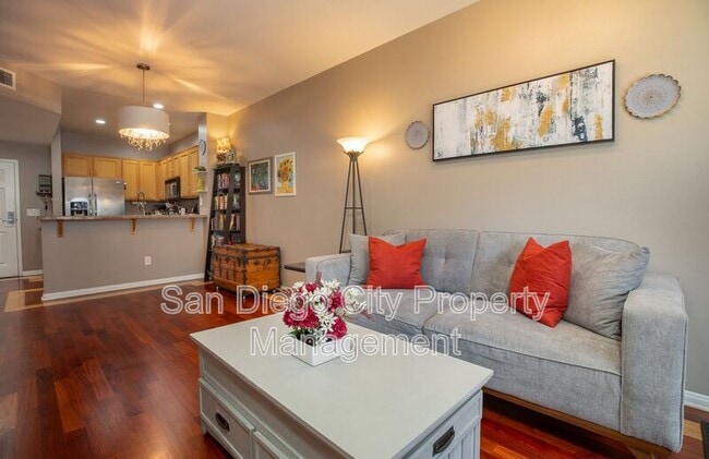 Building Photo - 450 J St