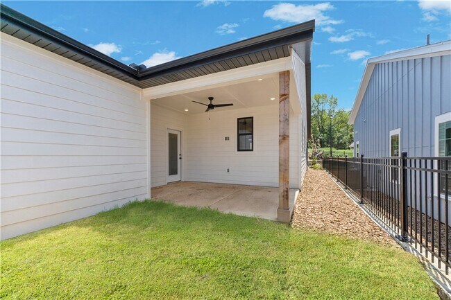 Building Photo - 2342 E Rolling Hills Dr