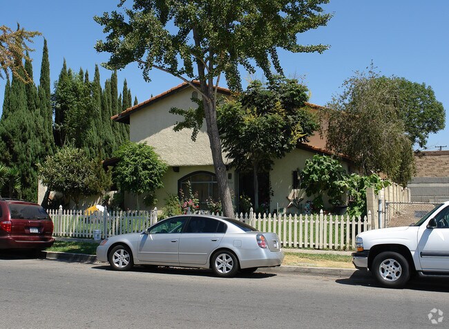 Building Photo - 2009 N Highland St