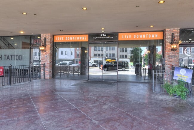 Building Photo - 936 Broad St