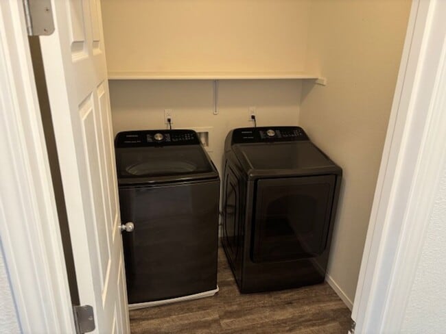 Building Photo - Lemmon Valley Townhouse