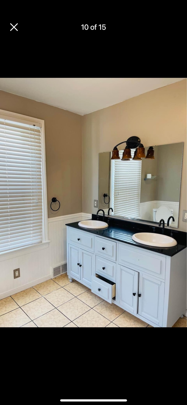 Building Photo - 185 N State St