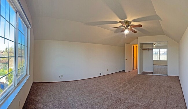 Building Photo - Beautiful Updated Home!