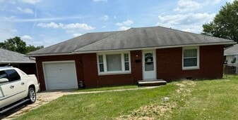 Building Photo - 1208 S Fullhart Dr