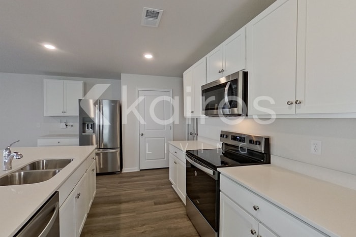 Building Photo - 126 Inez Ave