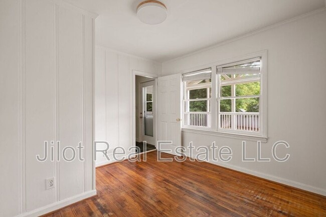 Building Photo - 2855 Monticello Pl