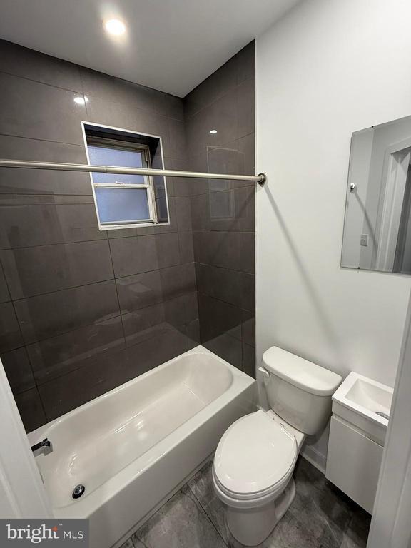 Building Photo - 2905 N Taylor St