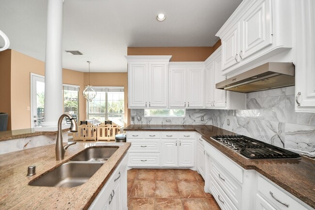 Building Photo - 17314 Pinecreek Hollow Ln
