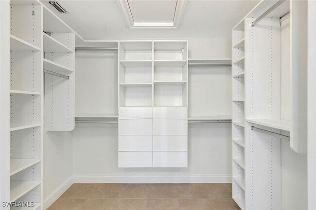 Building Photo - 7052 Timberland Cir