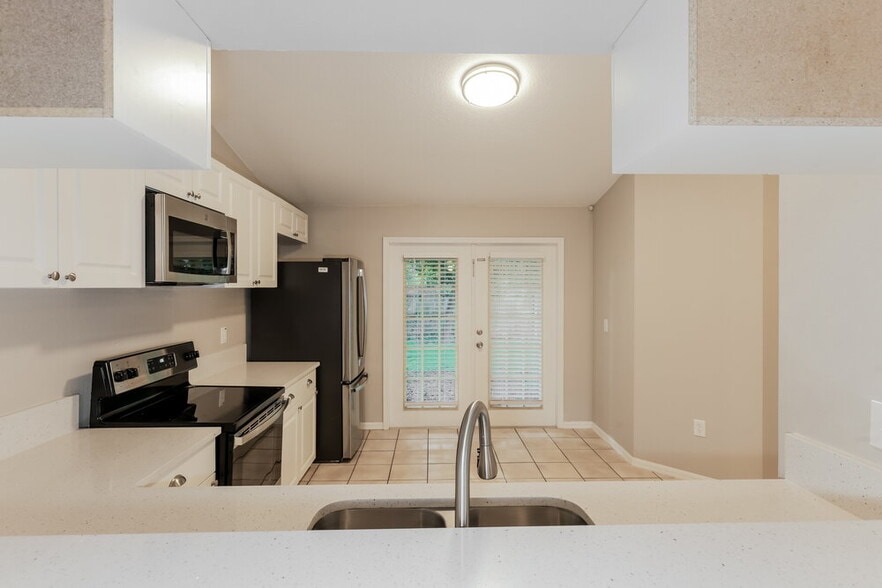 Building Photo - 8524 Queen Brooks Ct