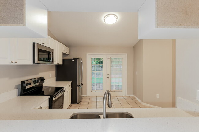 Building Photo - 8524 Queen Brooks Ct