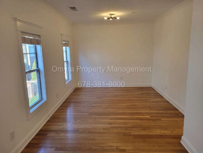 Building Photo - Stunning Townhome Overlooking Beltline at Grant Park!