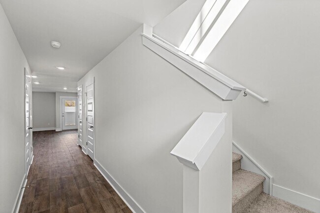 Building Photo - Brand New Townhome- Bike to the beach!!! **MOVE-IN SPECIAL**