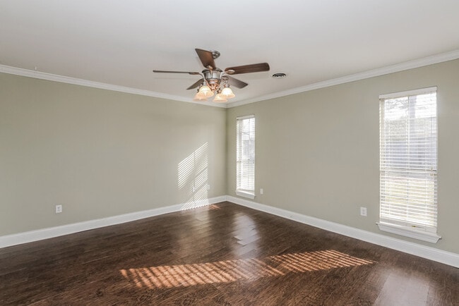 Building Photo - 140 Trimble St