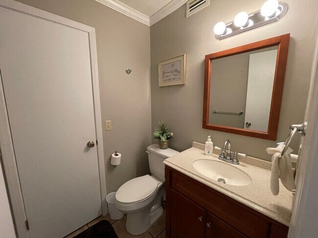 Building Photo - For Lease - Fully Furnished 2 BR | 1.5 BA Townhome in PCB!