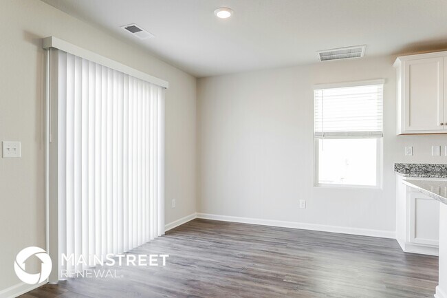 Building Photo - 561 Flannel Way
