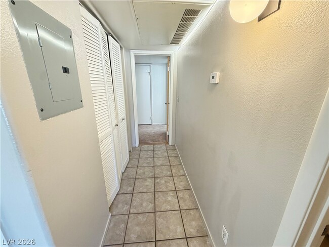 Building Photo - 3085 Casey Dr