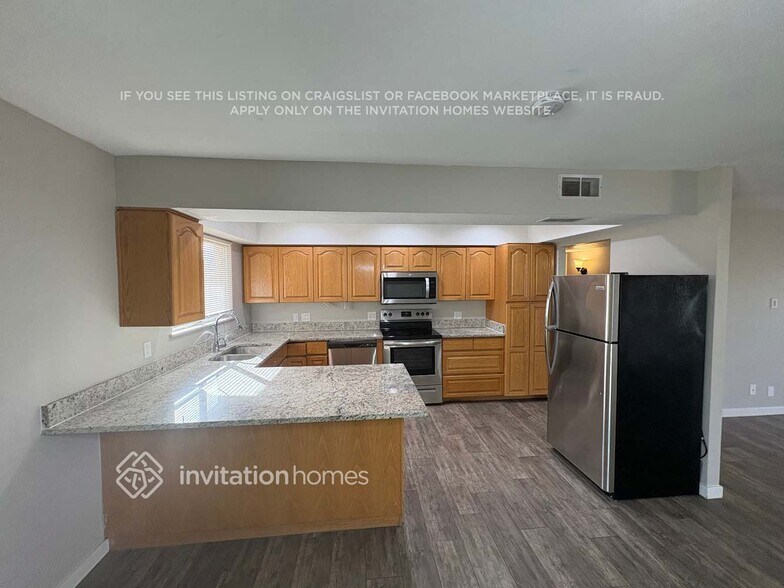 Building Photo - 7539 W Indianola Ave