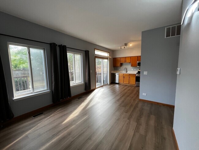 Building Photo - 2828 Alameda Ct