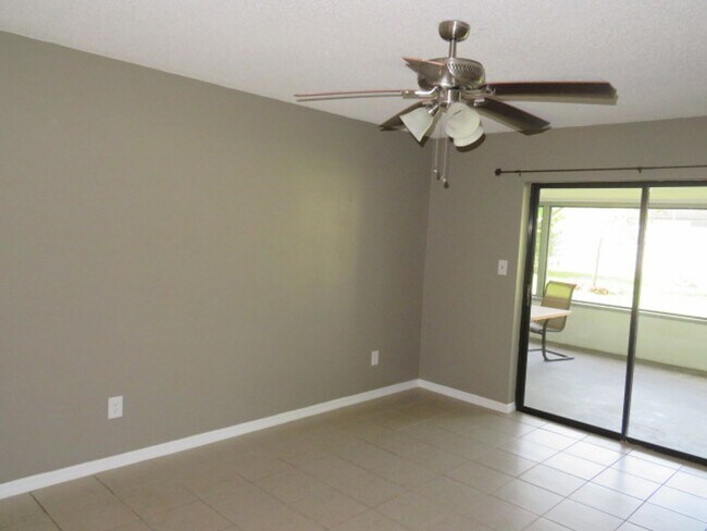 Building Photo - 839 Rosemere Cir