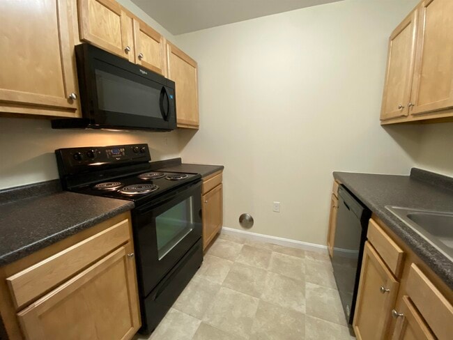 Building Photo - 10 Sentinel Court