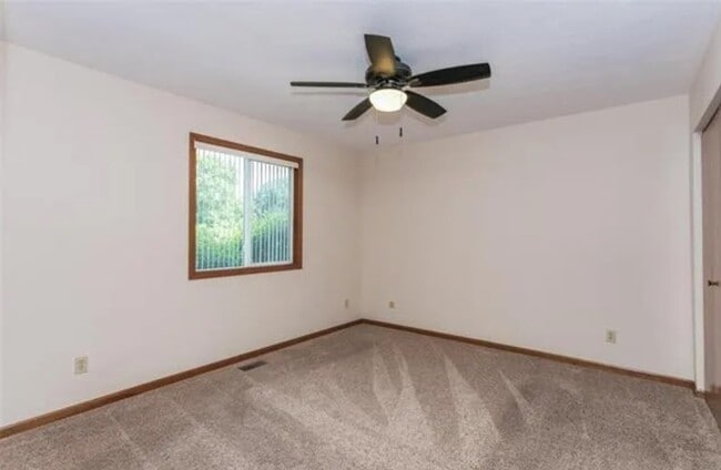 Building Photo - 1702 Schobert Dr