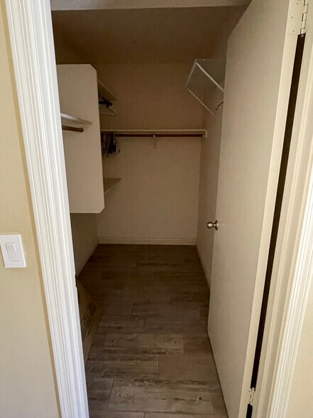 Primary suite's closet - 1220 W Butler Dr