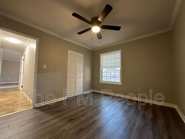 Building Photo - 50 Greenland Dr